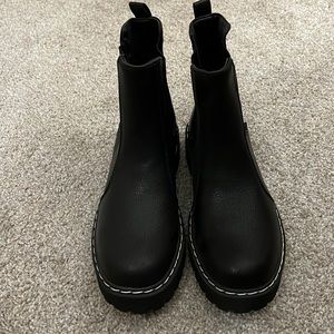 Slip-on Leather Boots